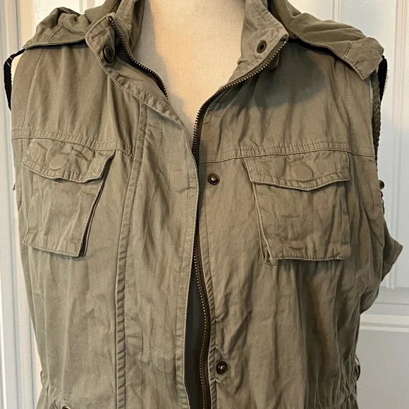 Fashionomics Olive Green Mockneck Utility Vest with Lining and Removable Hood - Picture 5 of 14